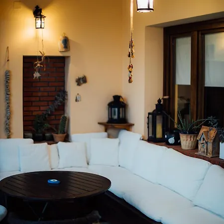 فيلة Anna's Mansion فولوس
