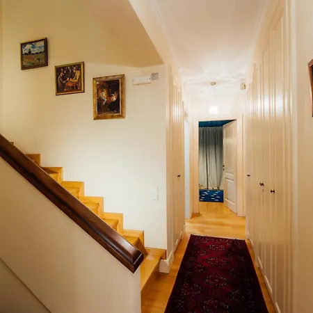 Anna's Mansion فيلة *